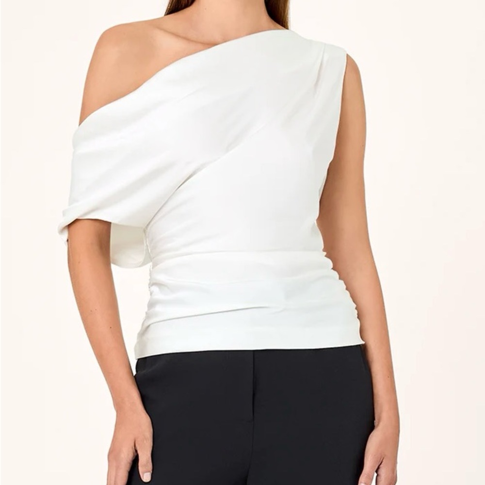 NICHOLAS ARLINA OFF SHOULDER TOP IN WHITE. Size 8
